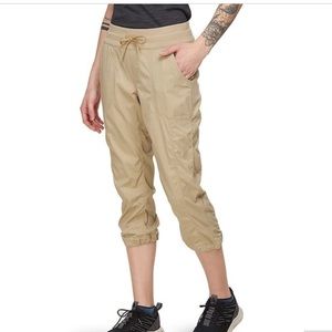 The North Face Aphrodite 2.0 Capri